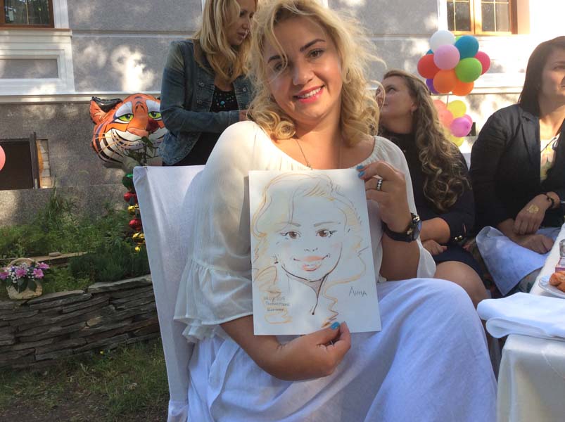 шарж держит На Юбилее в Пионерском жена депутата на свадьбе 